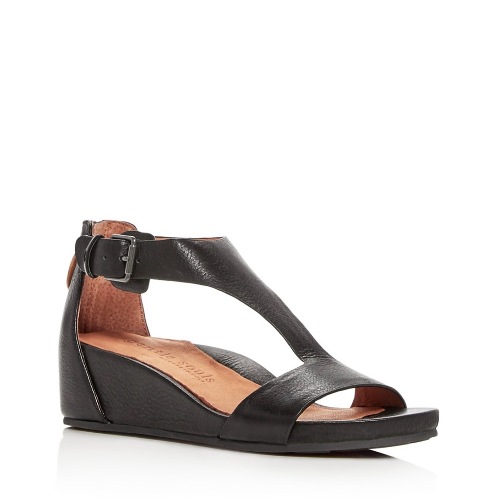 Gentle Souls by Kenneth Cole Gisele Leather Sandals